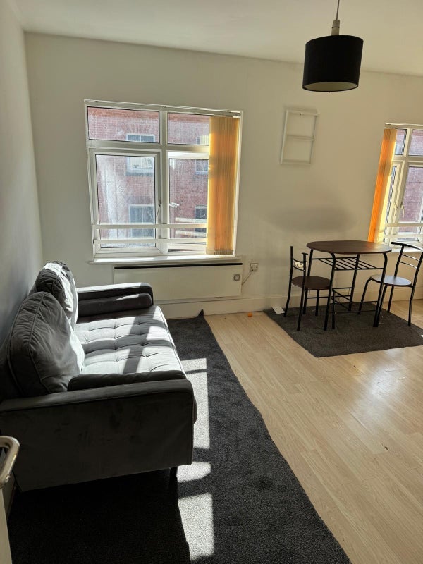 Flat Belvoir Street in Leicester