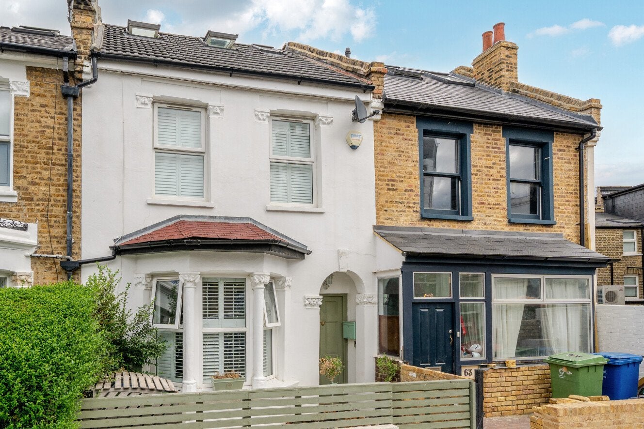 Flat Goodrich Road in Greater London