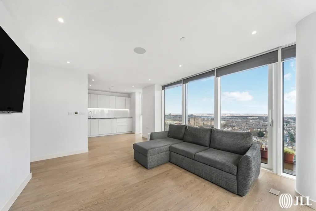 Flat Blackstock Mews in Greater London