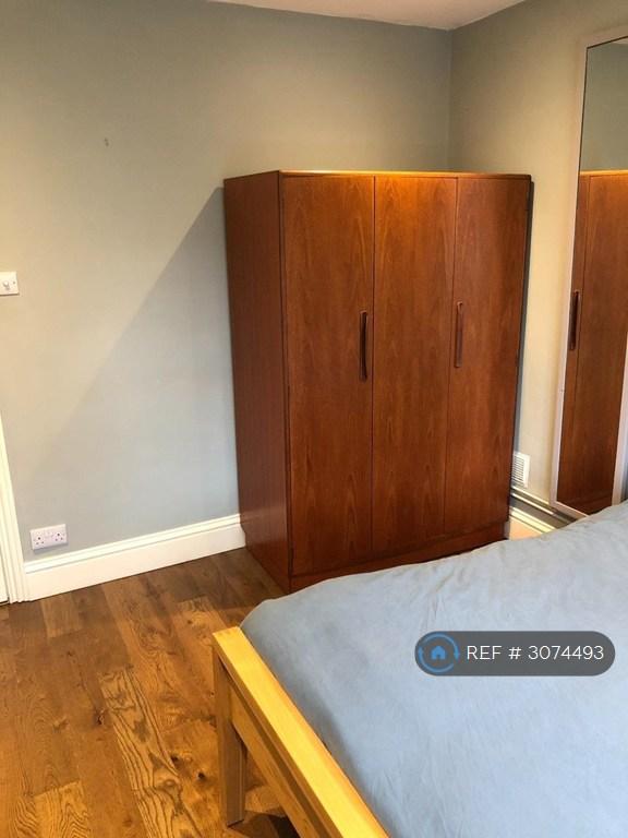 Flat Tooting Grove in Greater London