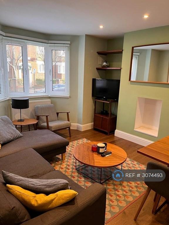 Flat Tooting Grove in Greater London