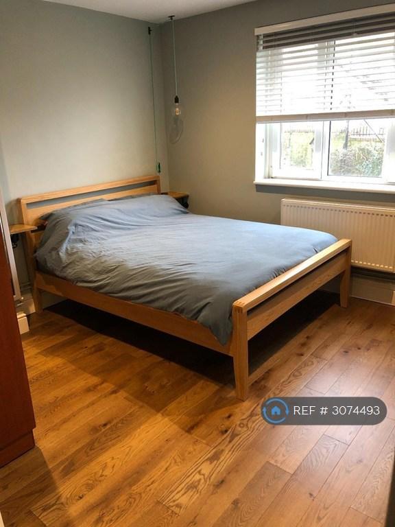 Flat Tooting Grove in Greater London