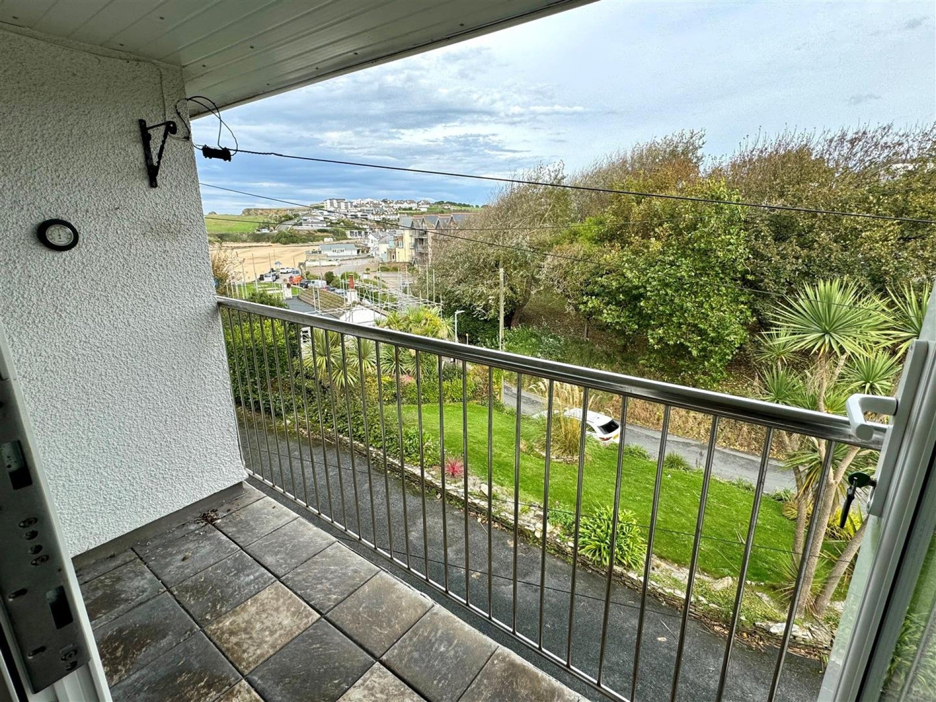 Flat Porth Beach Road in Newquay