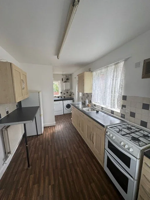 Room Abergele Road in Manchester