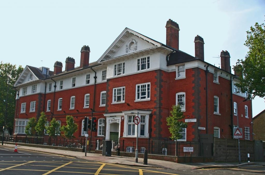 Flat Fulham Palace Road in Greater London
