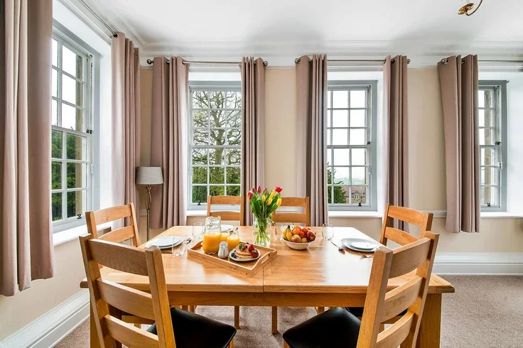 Flat Sutton Road in Sutton-under-Whitestonecliffe