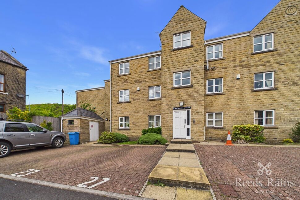 Flat Longfellow Court in Calderdale