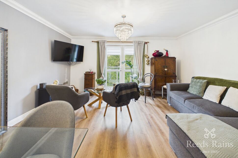 Flat Longfellow Court in Calderdale
