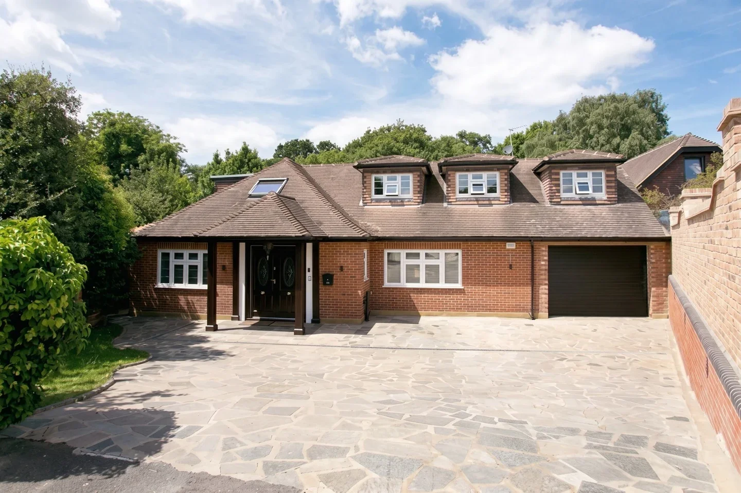 House Jerviston Gardens in Greater London
