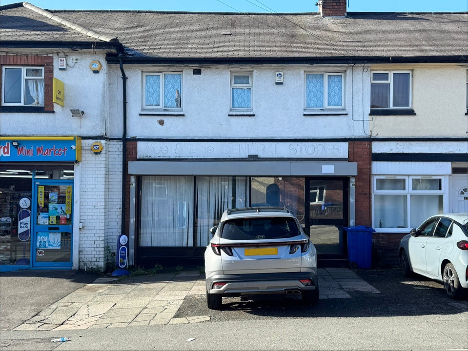 House Bradford Road in Brierley Hill