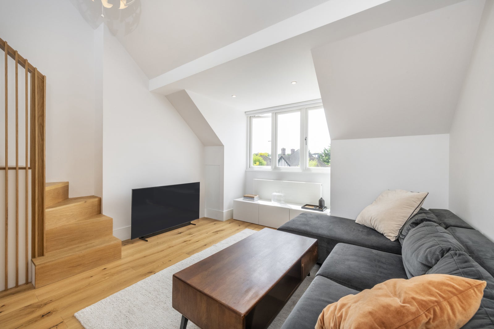 Flat Marchmont Road in Greater London