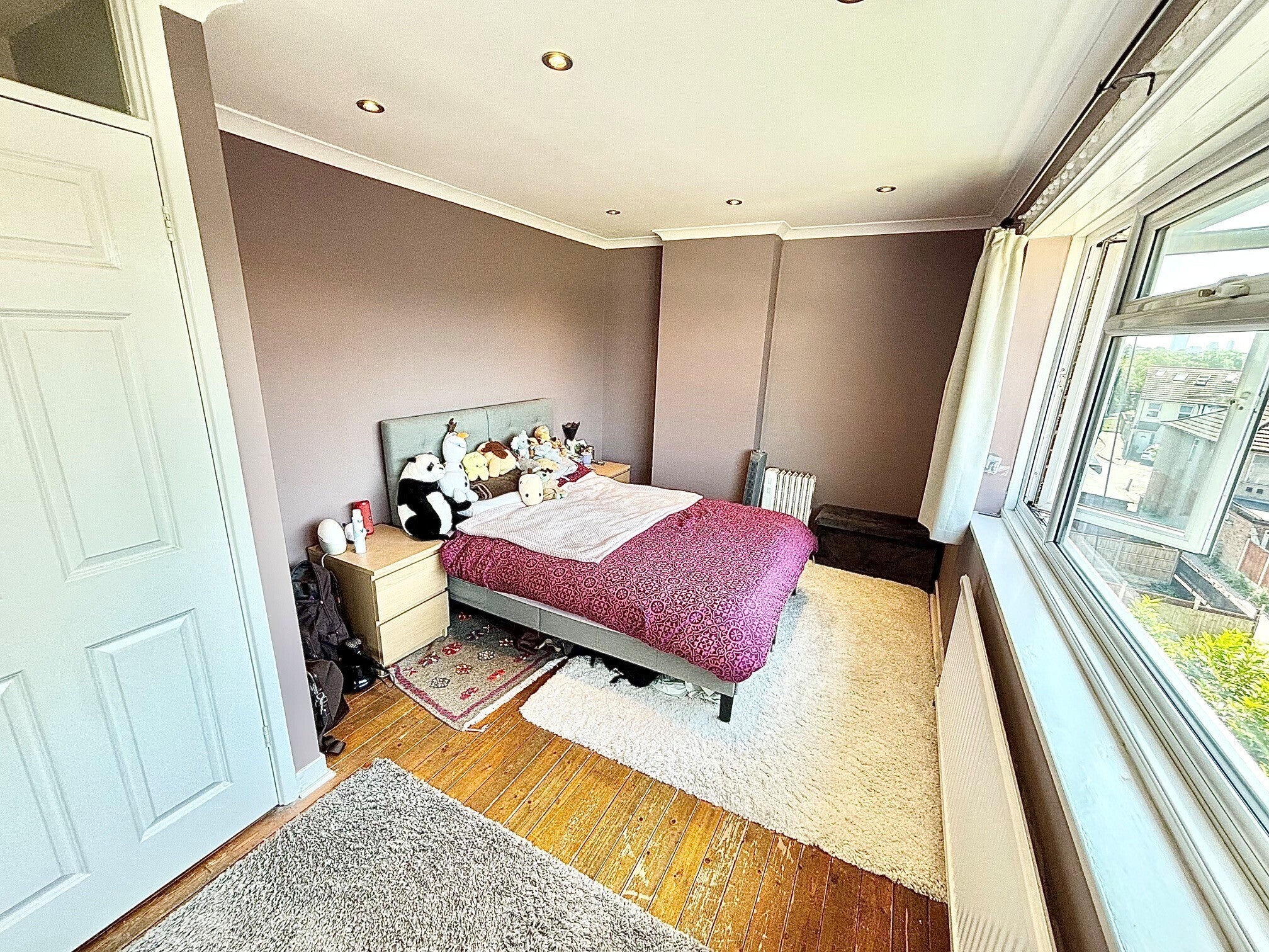 Flat Royston Parade in Greater London