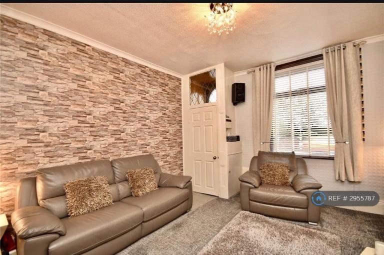House Oldham Road in Royton
