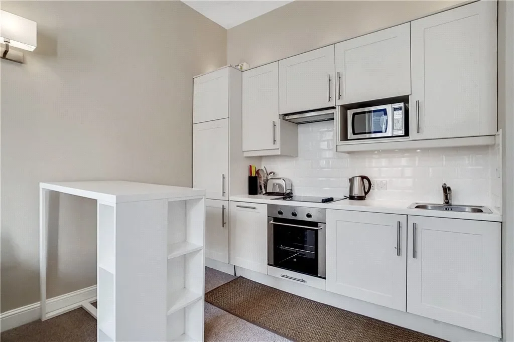 Flat Bina Gardens in Greater London