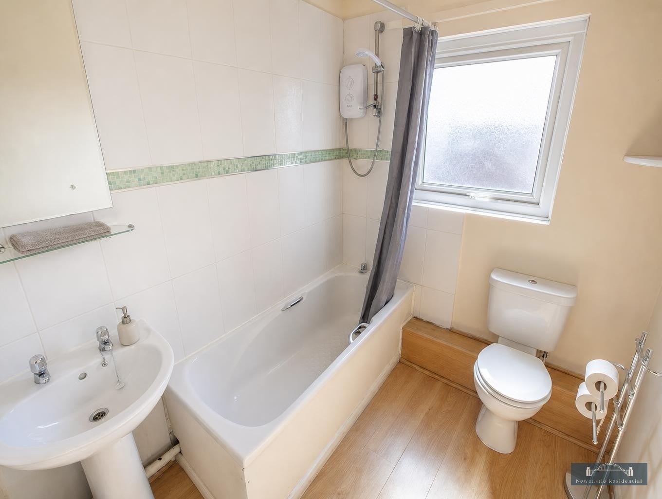 Flat Grosvenor Road in Newcastle upon Tyne