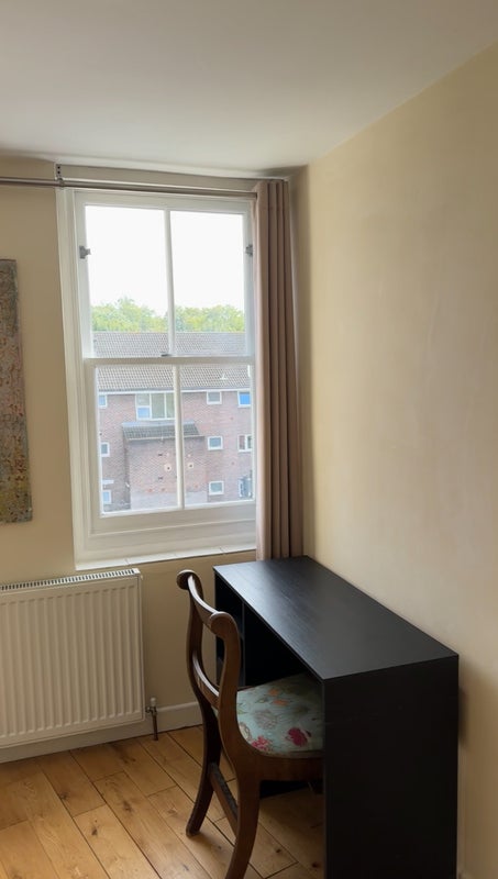 Room Globe Road in Greater London