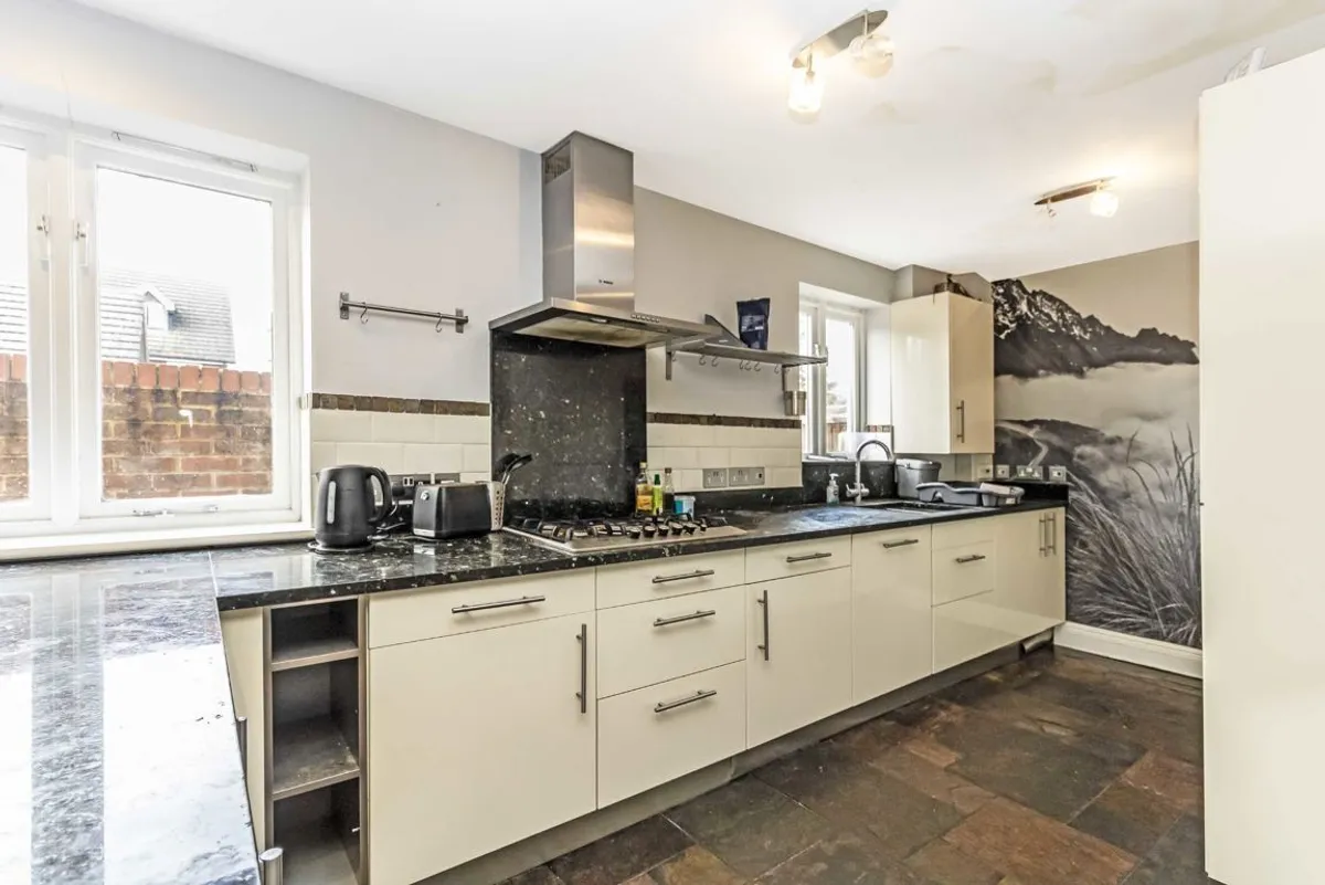 House Chandlers Close in Elmbridge
