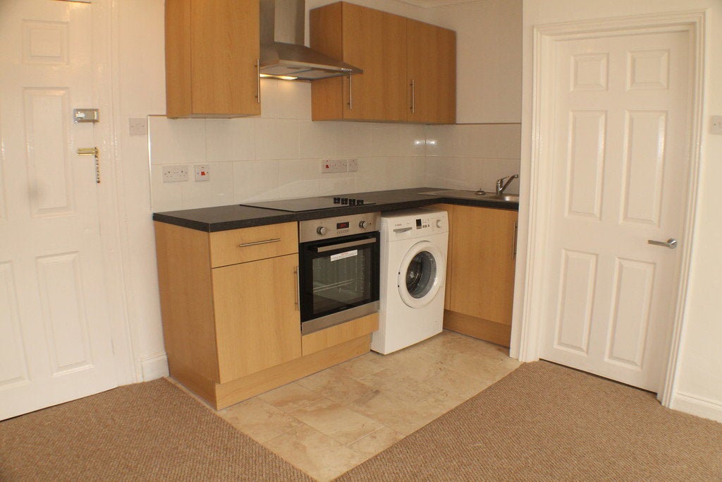 Flat Brookhill Road in Greater London