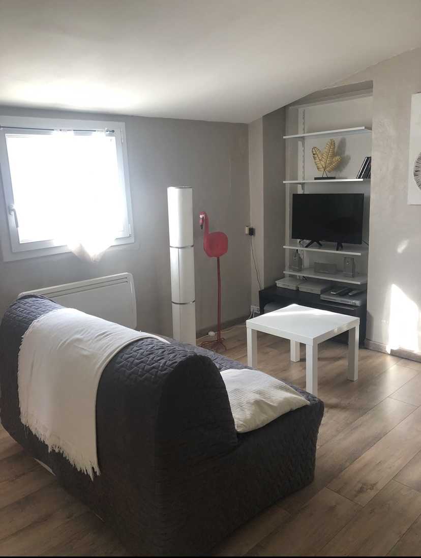 Appartement Rue de la Maison Carrée à Nîmes