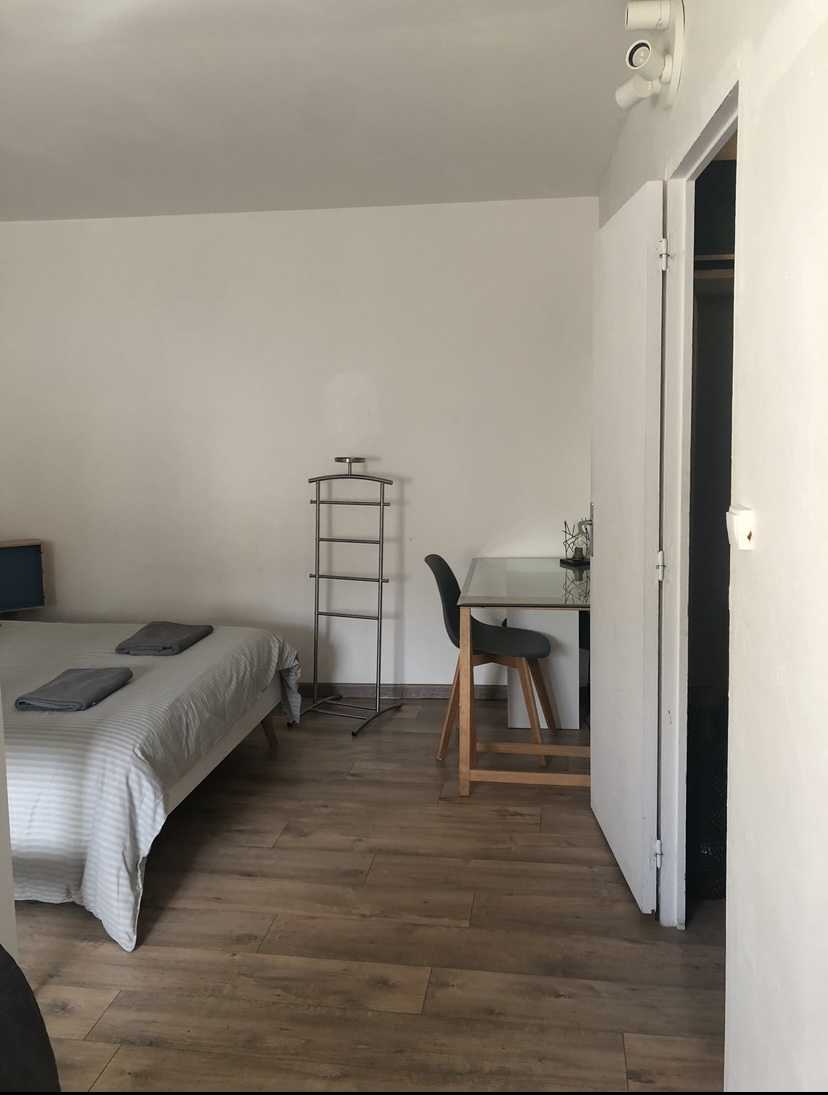 Appartement Rue de la Maison Carrée à Nîmes