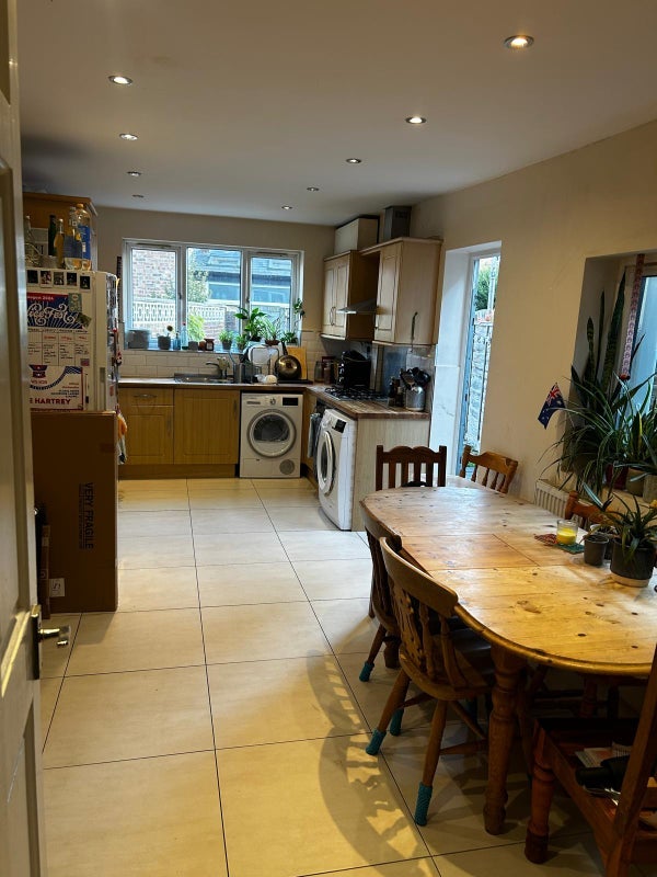Room Murray Road in Greater London