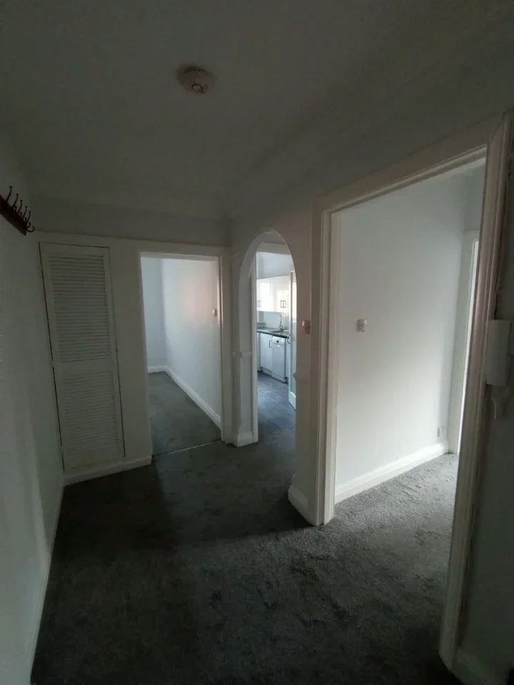 Flat Teignmouth Road in Greater London