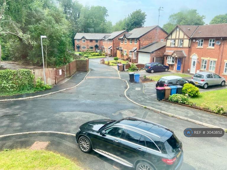 House Havenscroft Avenue in Salford