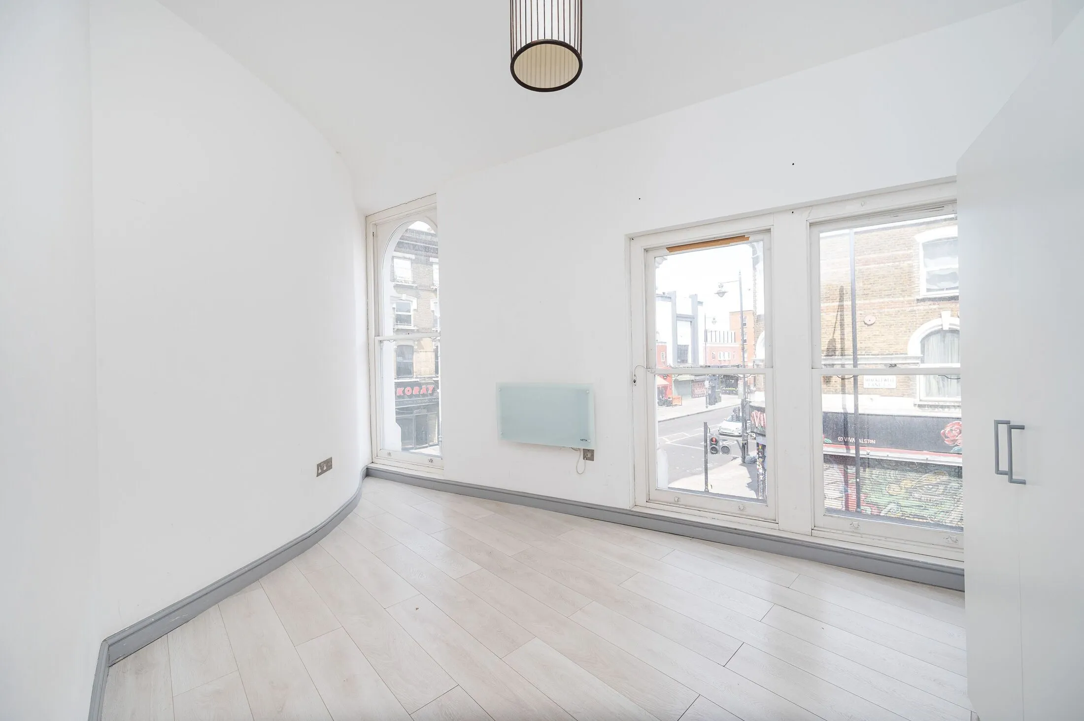 Flat Kingsland High Street in Greater London
