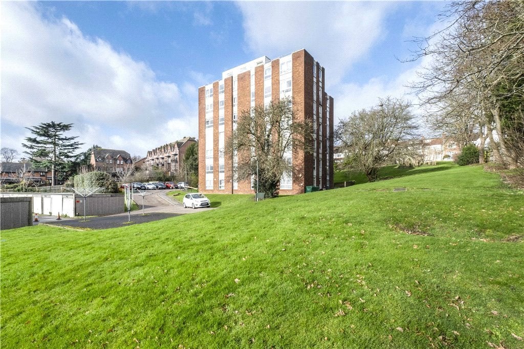 Flat Selhurst Road in London