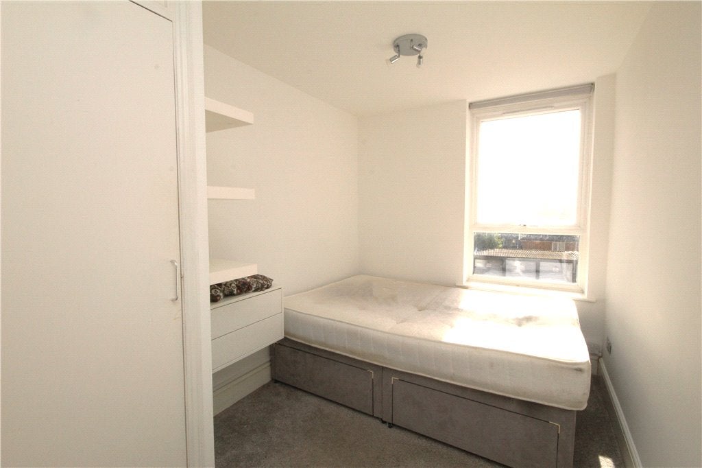 Flat Selhurst Road in London