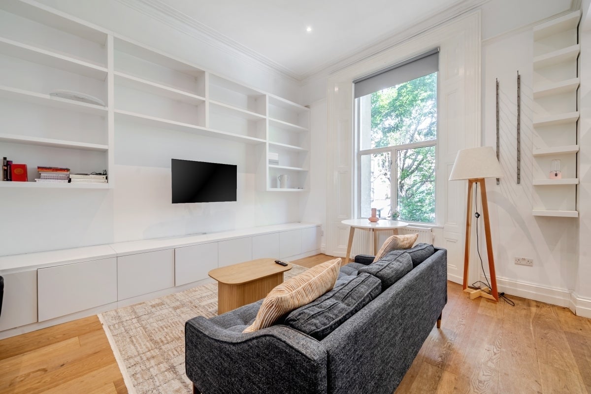 Flat Nevern Place in Greater London