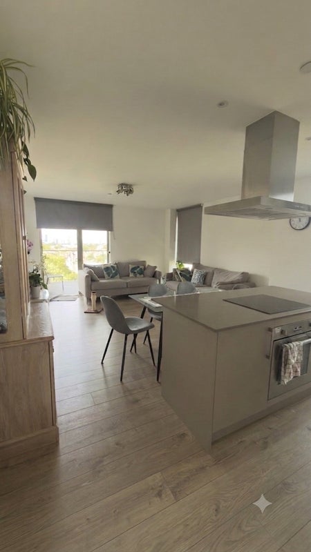 Room Priory Road in Greater London