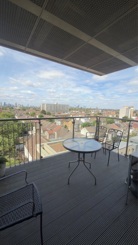 Room Priory Road in Greater London
