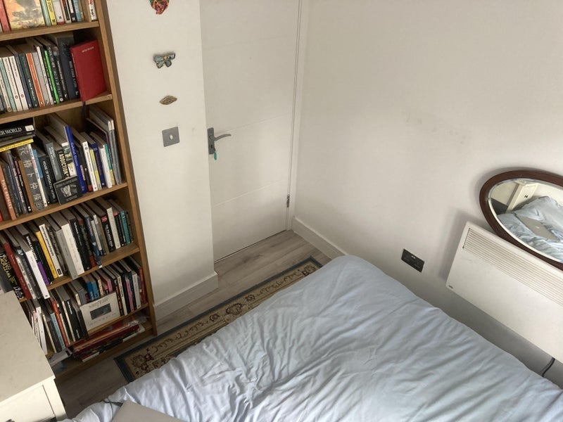 Room Arnold Road in Greater London