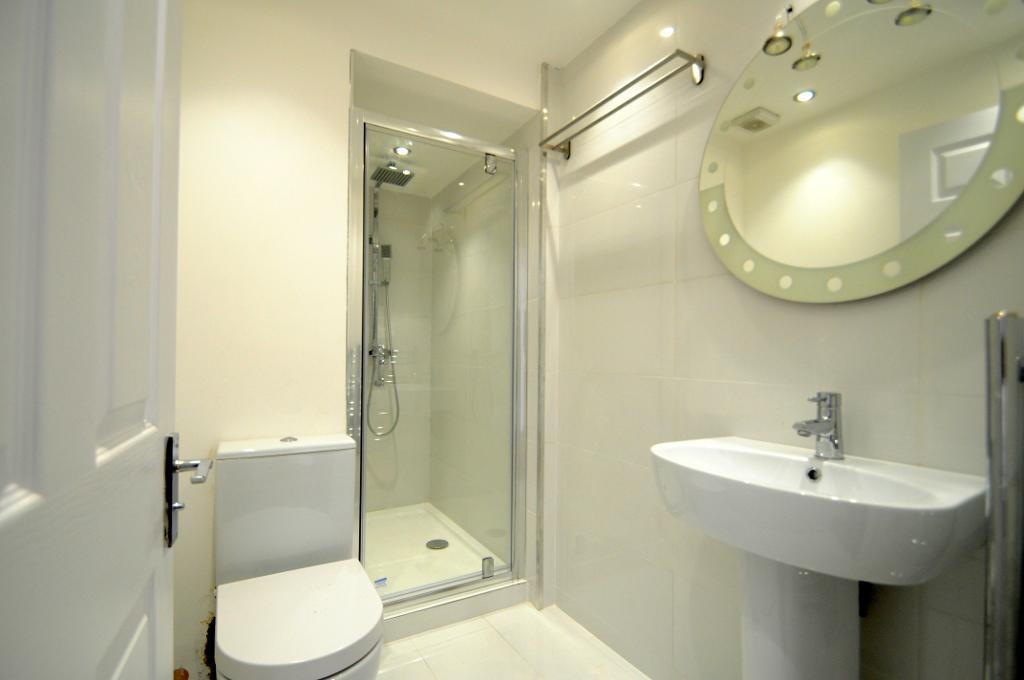 Flat Clapham Road in Greater London