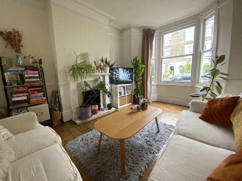 Room Gowrie Road in Greater London
