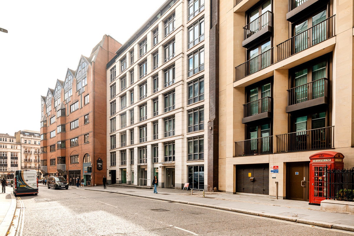 Flat Fetter Lane in City of London