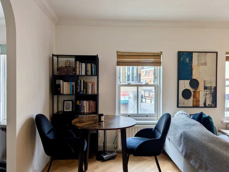 Flat Sarum Terrace in Greater London