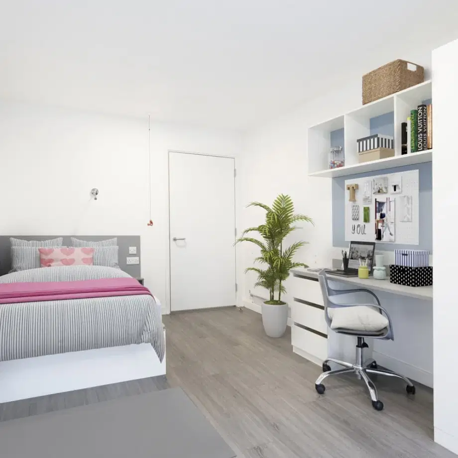 Flat Thurston Road in Greater London