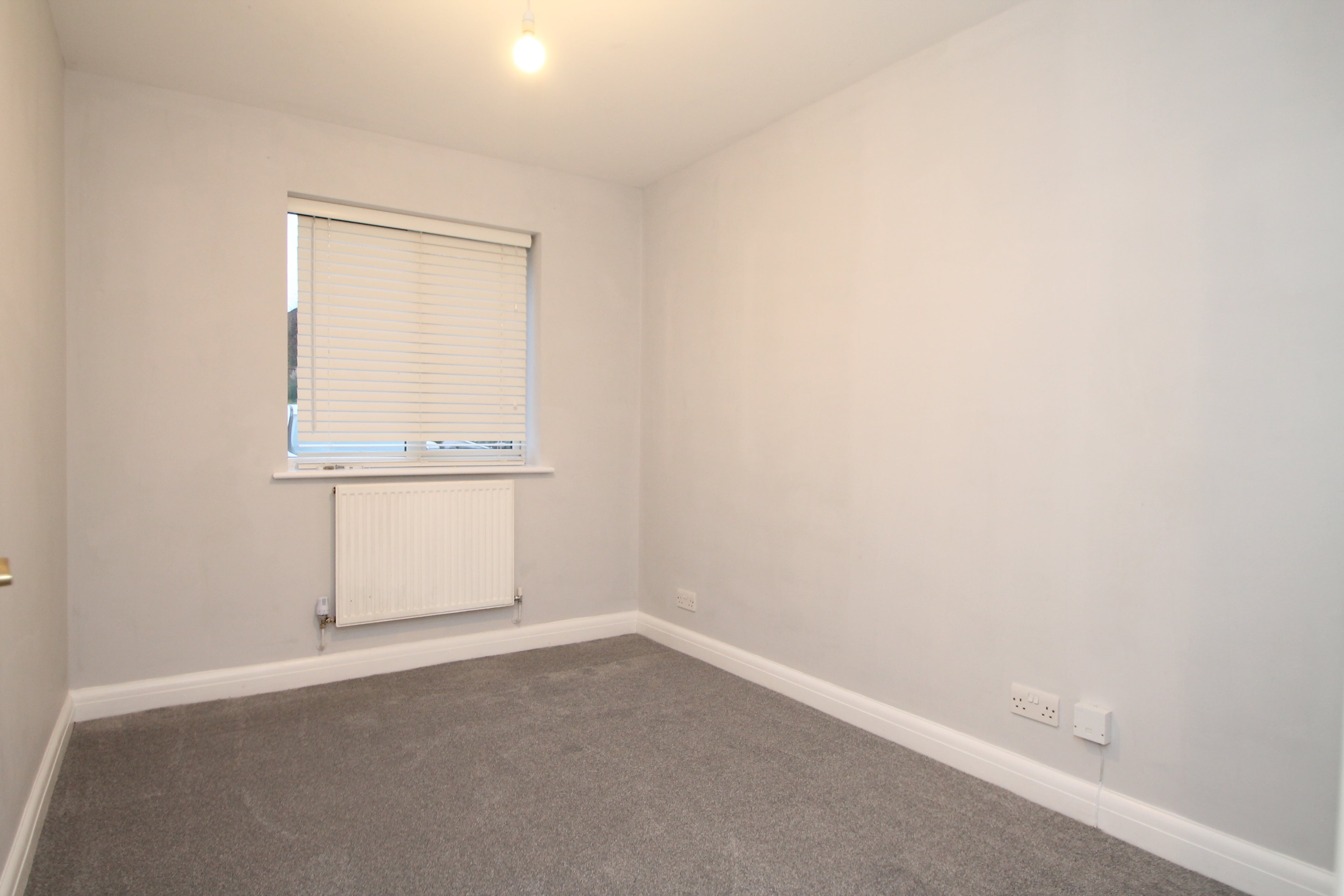 Flat Woodlands Road in Reigate and Banstead