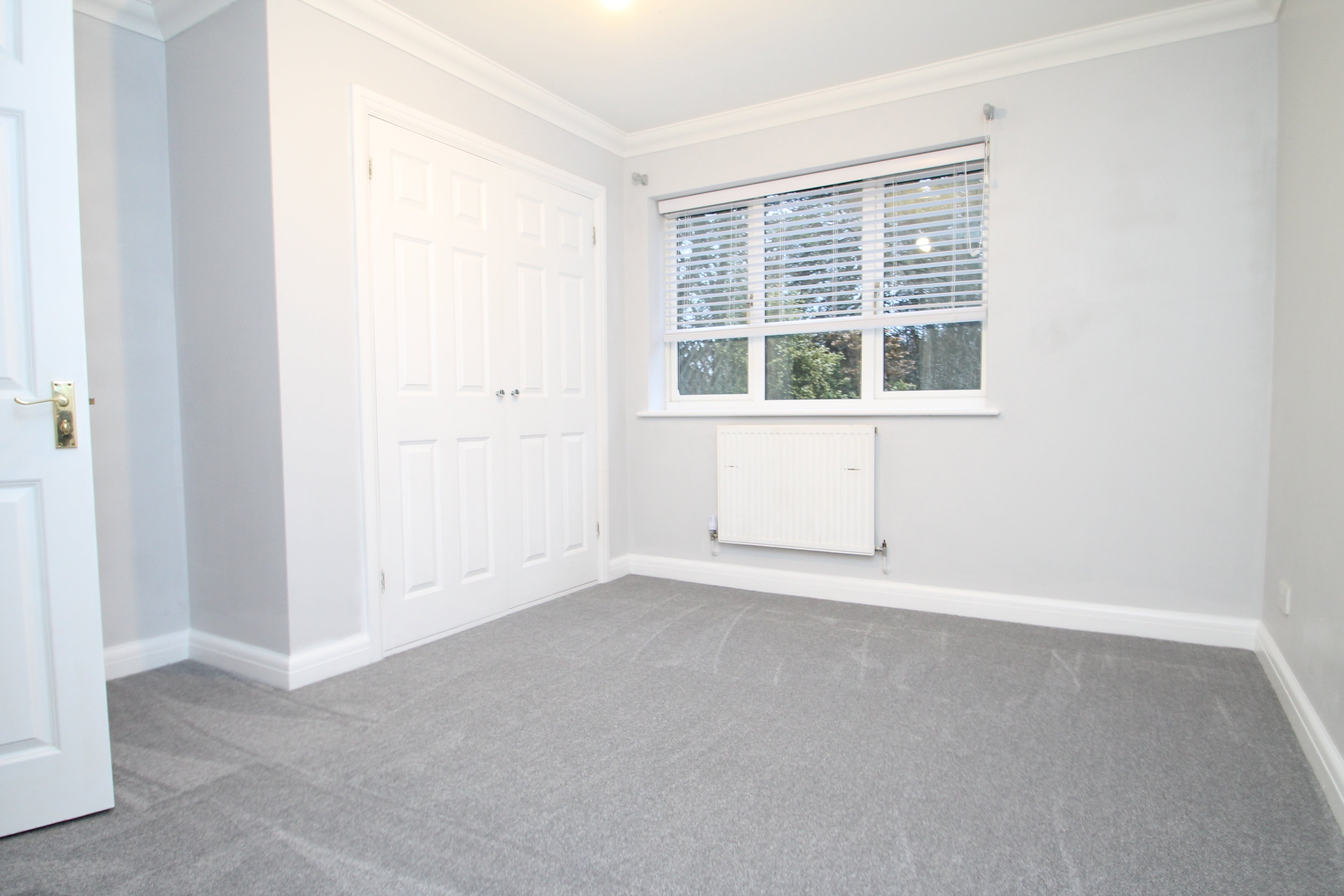 Flat Woodlands Road in Reigate and Banstead