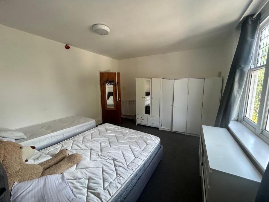 Flat Redcliffe Road in Nottingham