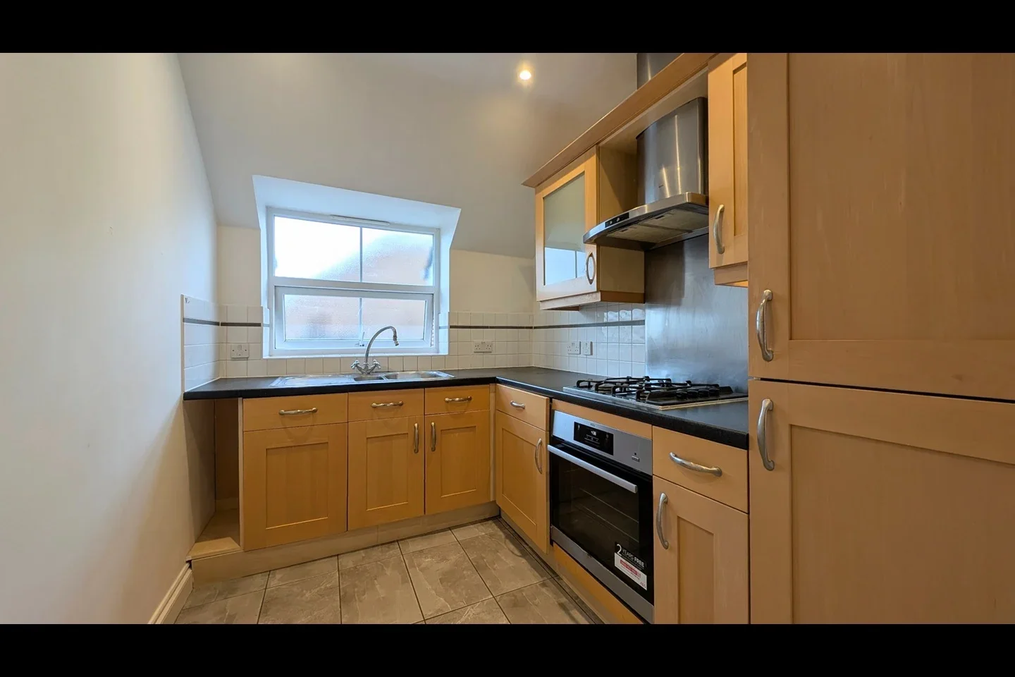 Flat Eaton Road in Greater London