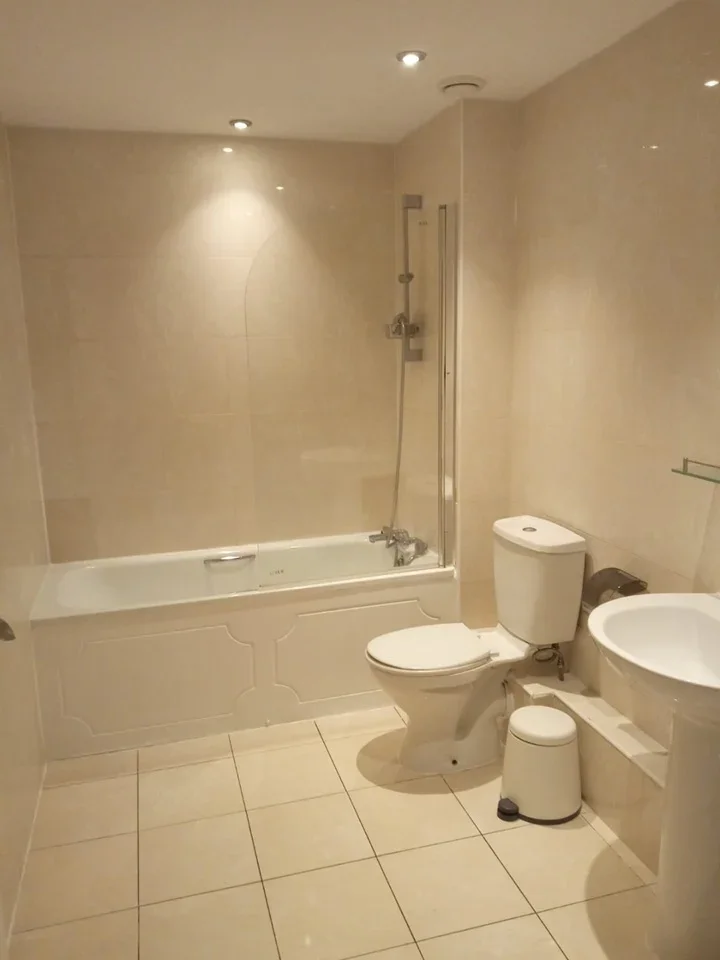Flat Windsor Close in Greater London