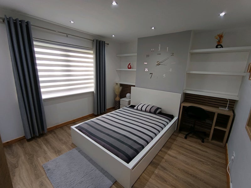 Room Honeybog Road in Glasgow