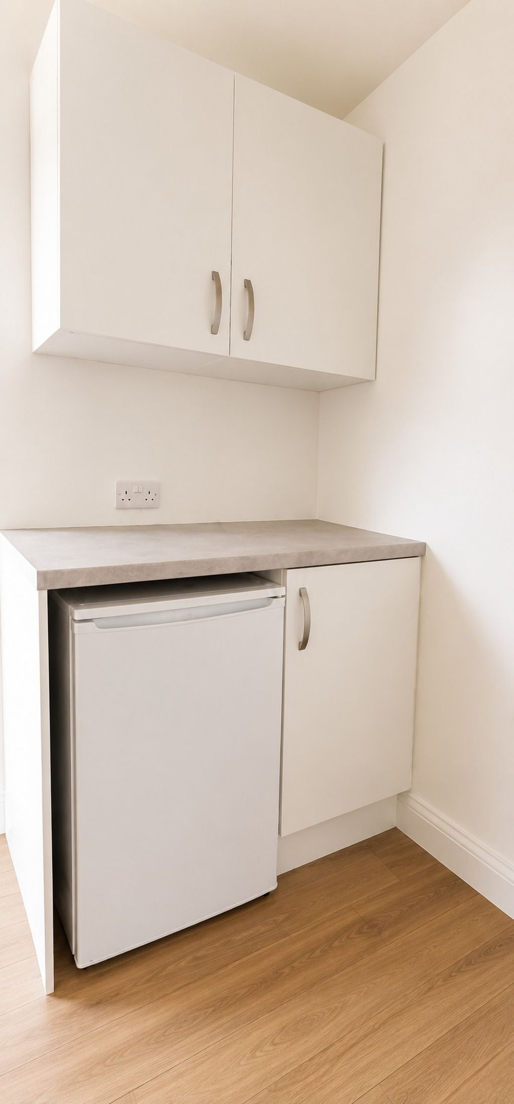 Room High Road in Greater London