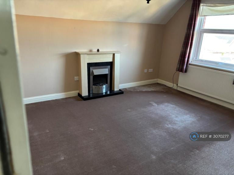 Flat Smiths Court in Purton