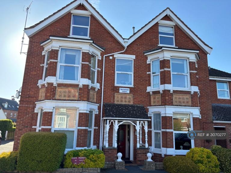 Flat Smiths Court in Purton