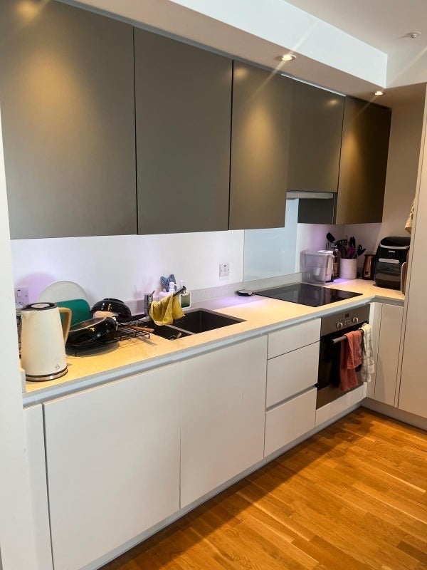 Room Elis Way in Greater London
