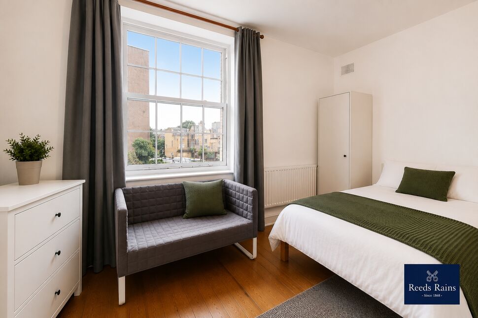 Flat Greenham Close in Greater London